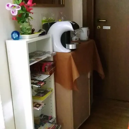 ホステル ヴォルトゥモ ハウス ローマ